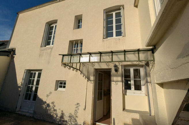 Photo 2
