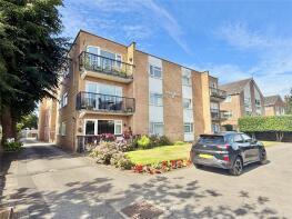 10, 18 Hollyhurst Lodge, Weld Road, Southport PR8 2DL