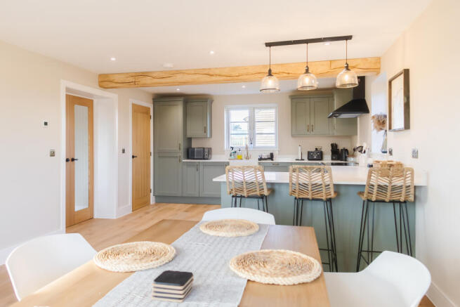 Spindletree Cottage, Shrivenham Road SN6 7BZ photo 2