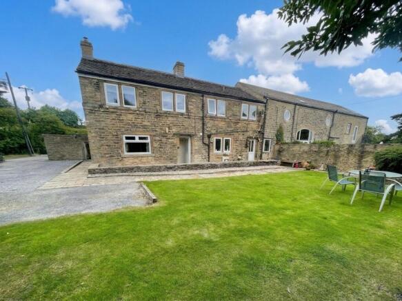 4 bed House for sale Image 8