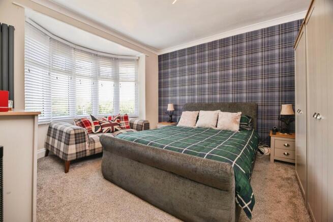 4 bed Semi-Detached for sale Image 10