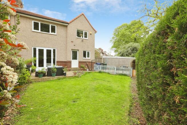 3 bed Semi-Detached for sale Image 10