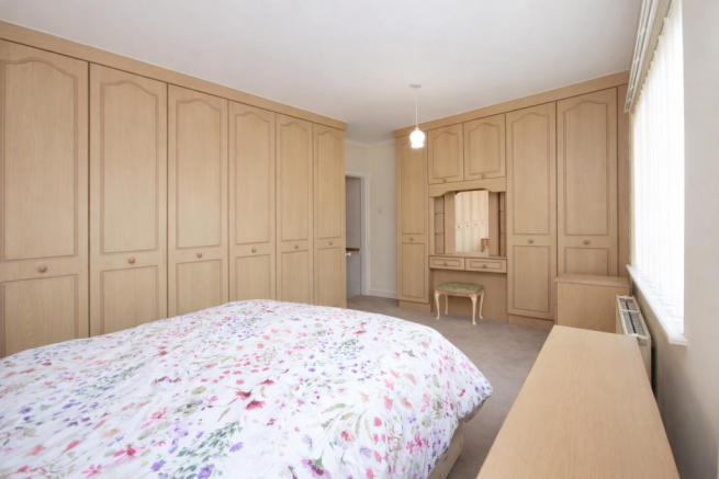 3 bed Terraced for sale Image 12