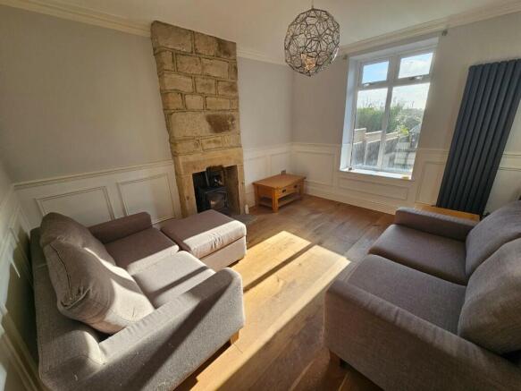 2 bed Terraced to rent Image 5