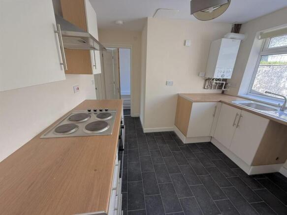 Station Road, Hirwaun, Aberdare photo 5