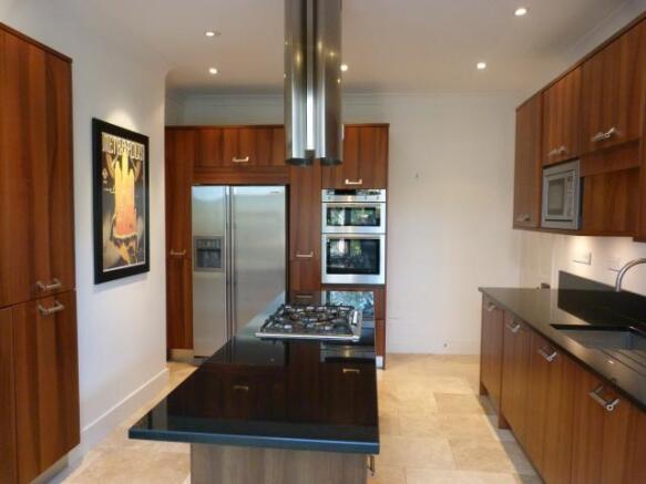 KITCHEN/ DINNING ROOM