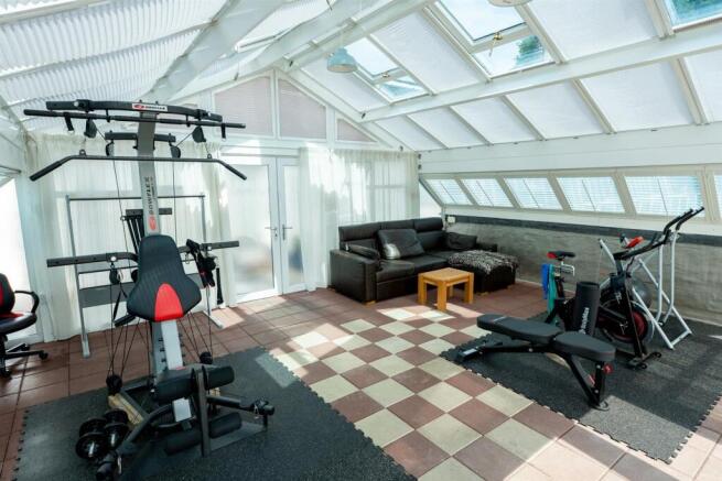 2 bed Town House for sale Image 7