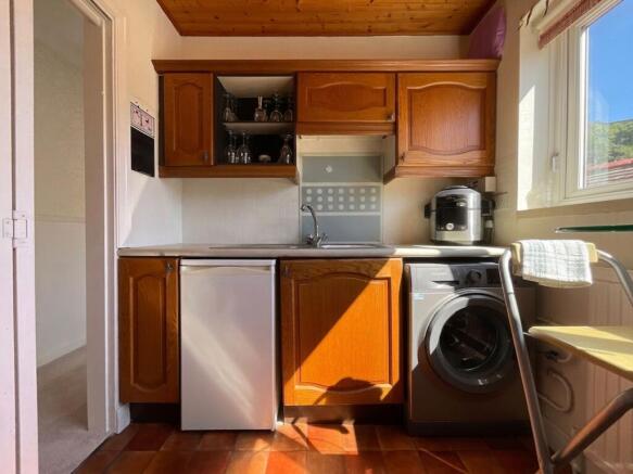 1 bed Flat for sale Image 4