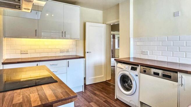 Flat 17, Hanger Court, Hanger Green, Ealing, London, W5 3ER