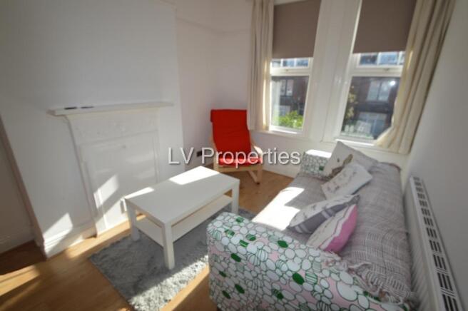 3 bed Terraced to rent Image 7