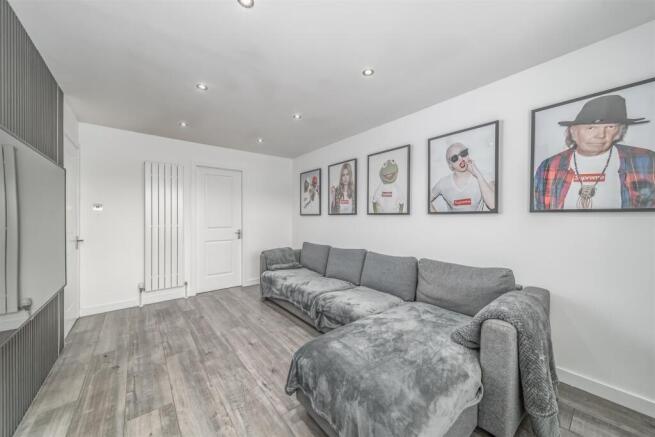 17 PEBBLES DRIVE DUNDEE DD4 0TF 030626 EDIT (24 of