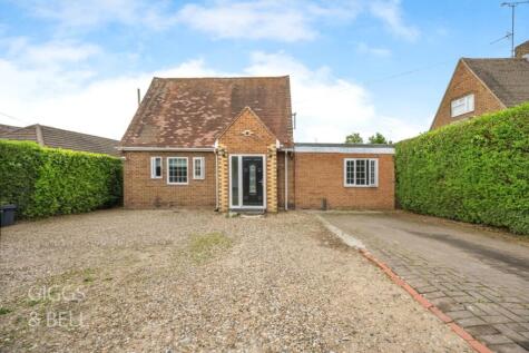 Lockhart Close, Dunstable, Bedfordshire, LU6 3EF