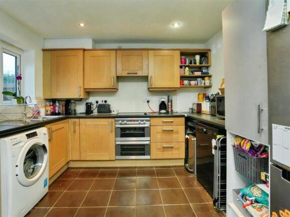 3 bed Semi-Detached for sale Image 7