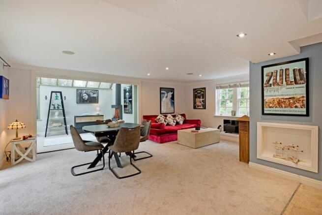 3 bed Detached for sale Image 8