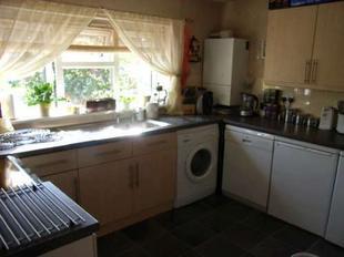 RE-FITTED KITCHEN/BREAKFAST ROOM