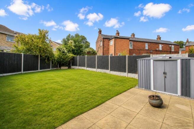 4 bed Detached for sale Image 11