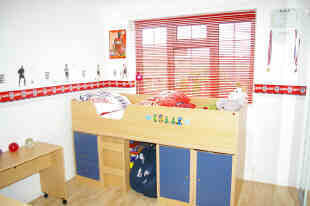BEDROOM 2