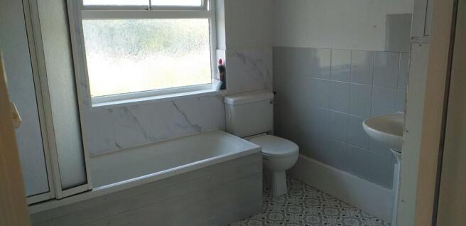 2 bed Terraced to rent Image 7
