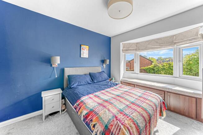 4 bed Semi-Detached for sale Image 11
