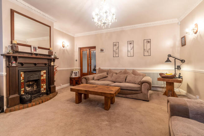 8437902-interior03