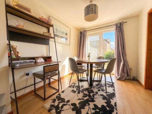 3 bed Semi-Detached for sale Image 6