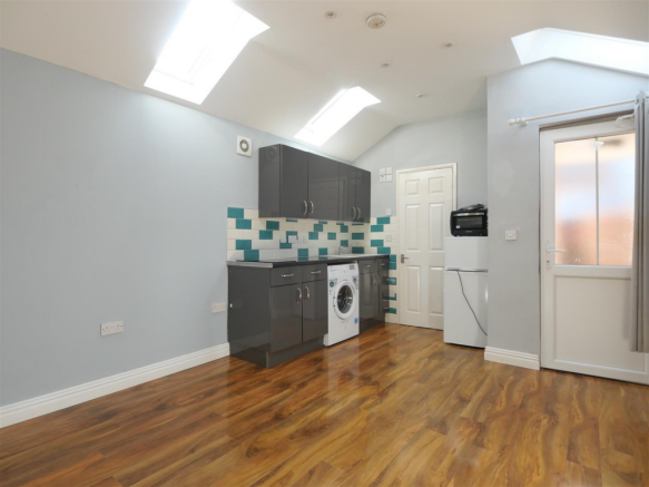 3 bed Terraced for sale Image 6