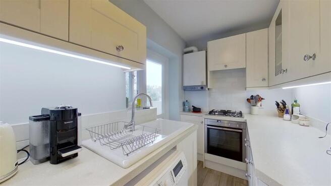 Burntwood-Court-Earlsfield-SW17-08162021_182546.jp