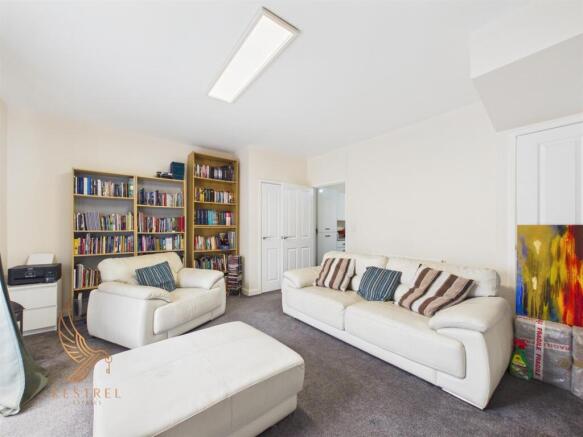 3 bed Semi-Detached for sale Image 4