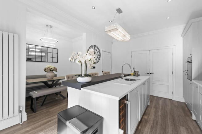 4 bed Terraced for sale Image 8