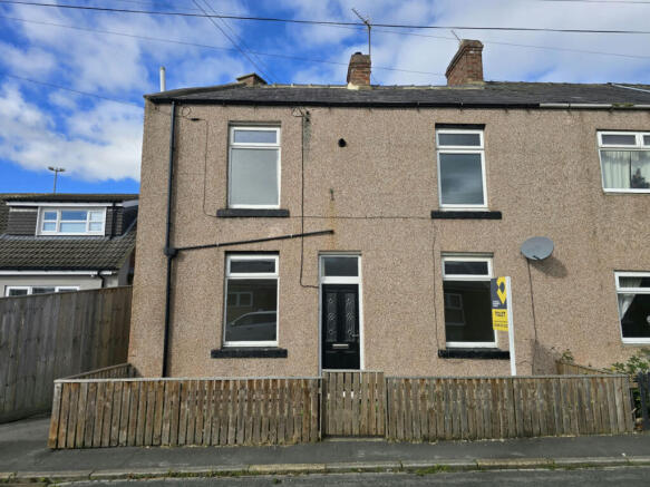 2 bed end-terrace house to rent Hall Terrace, Wil
