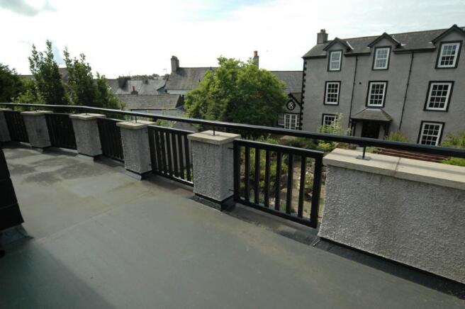 GARAGE BALCONY