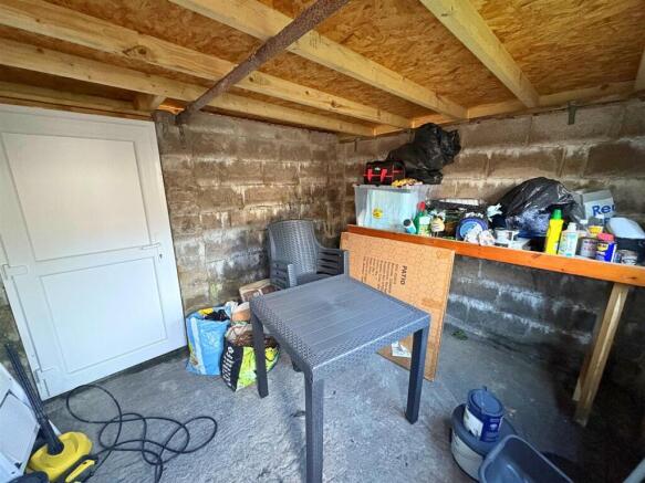Shed (edit).jpg