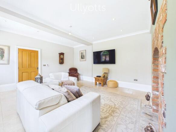 4 bed Barn Conversion for sale Image 7