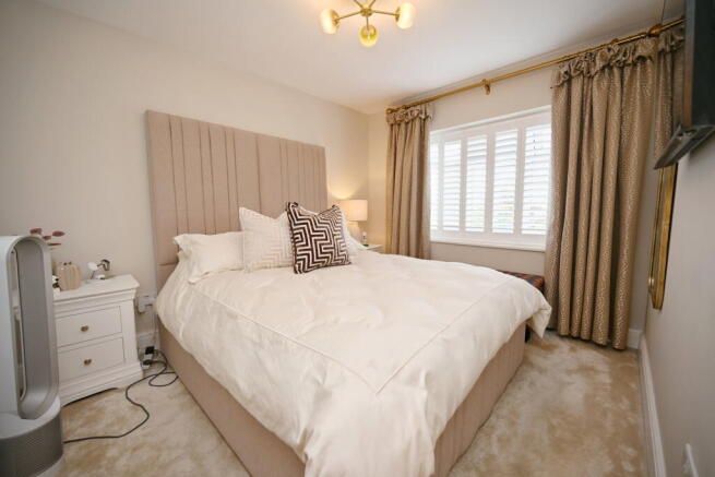 3 bed Semi-Detached for sale Image 12