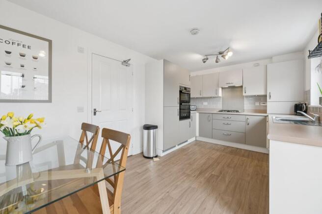 Kitchen/ Dining Room