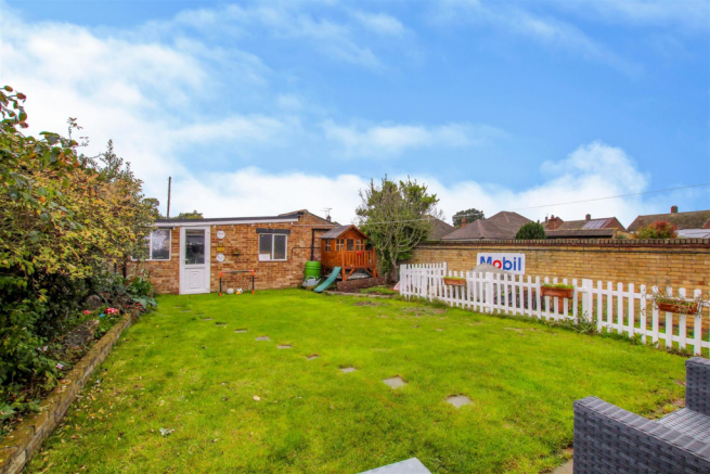 2 Fyfield Close 4.png