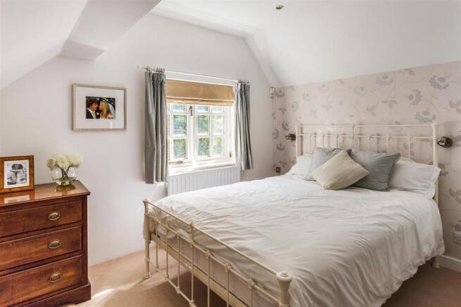 house. estate agency Dunsfold bedroom