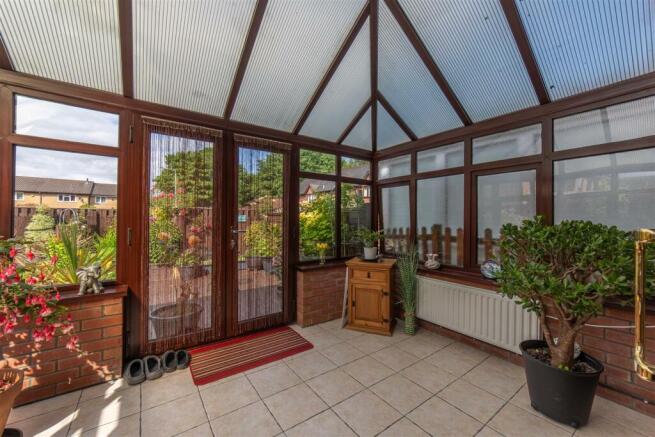 76 Gifford Close-13.jpg