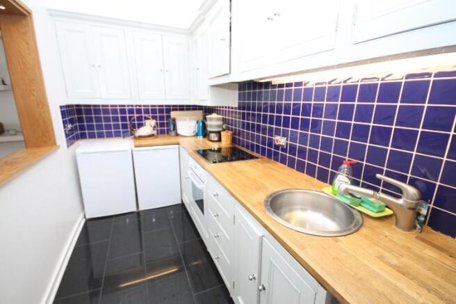 Kitchen (2)