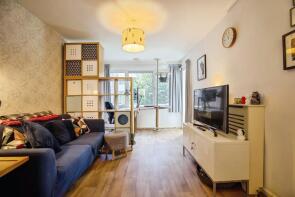 Flat 7, Dunnico House Alvey Estate, East Street, London SE17 2JL