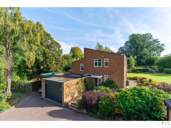 6-bed detached on Southmeads Close, Leicester, LE2, £825,000