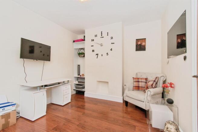 2 bed Semi-Detached for sale Image 7