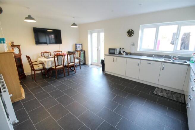 Fortuna Road, Blunsdon, Swindon, Wiltshire, SN26 photo 4