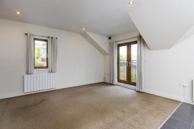 2 bed Apartment for sale Image 8