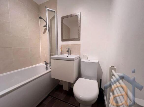 Bathroom - Photo 2
