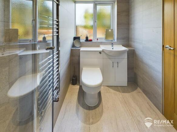 GF Shower Room.jpg