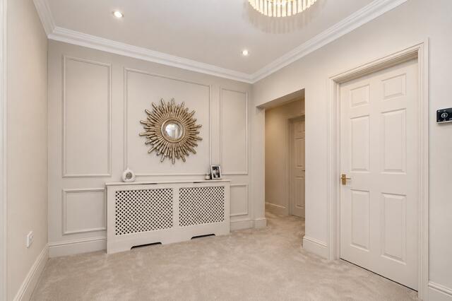 3 bed Apartment for sale Image 7