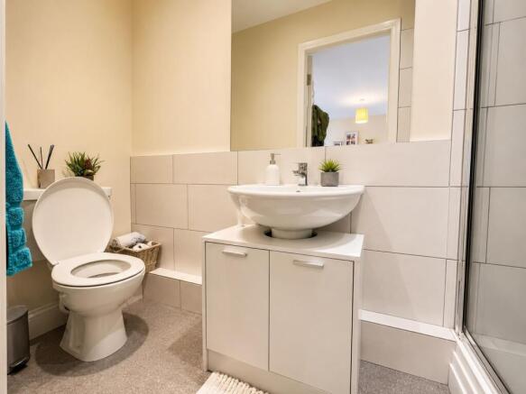 2 bed Flat to rent Image 5