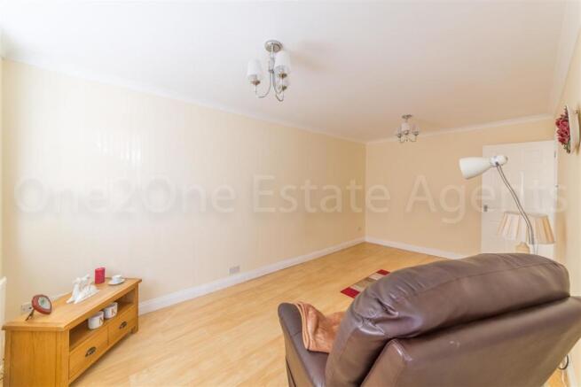48 Pentre Close-1.jpg