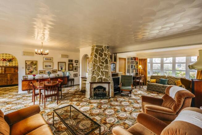 Reception Room/Dinin